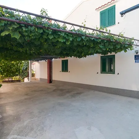 Apartment By The Sea - 15551 Rogoznica (Sibenik-Knin)